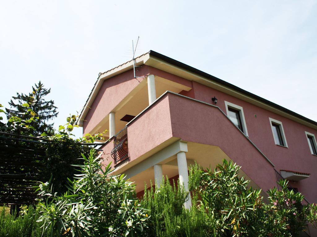 Apartamento Menderi Hills